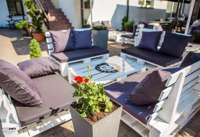 Aamiaismajoitus (B&B) Gościniec Zacisze I Blisko A2 Dąbie Uniejów I Restauracja