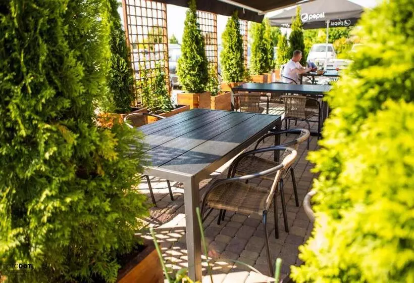 Aamiaismajoitus (B&B) Gościniec Zacisze I Blisko A2 Dąbie Uniejów I Restauracja