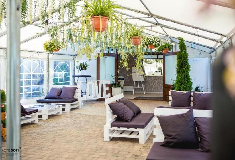 مبيت وإفطار Gościniec Zacisze I Blisko A2 Dąbie Uniejów I Restauracja