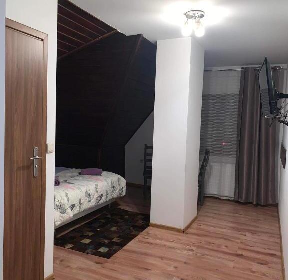 تختخواب و صبحانه Lawenda