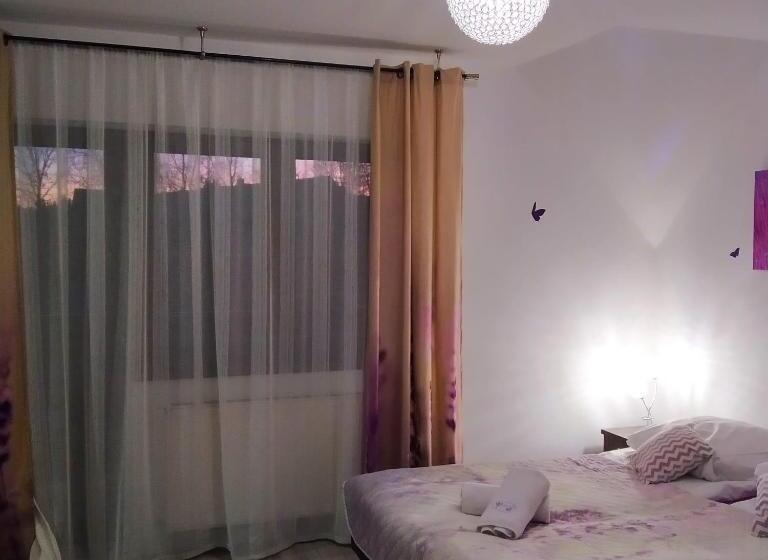 تختخواب و صبحانه Lawenda