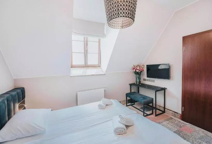 Aamiaismajoitus (B&B) Pałacyk Potockiego