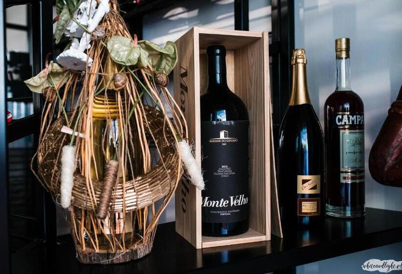 צימר Salon Win Wine Bar & Apartments