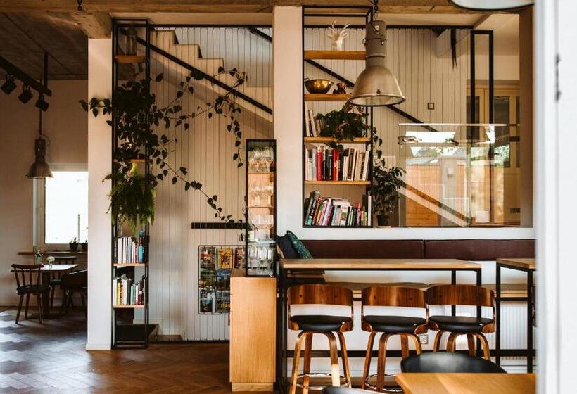 צימר Salon Win Wine Bar & Apartments