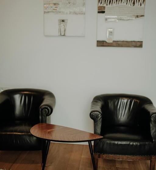 צימר Salon Win Wine Bar & Apartments