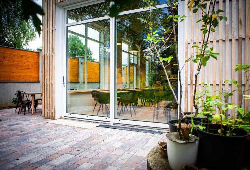 צימר Salon Win Wine Bar & Apartments