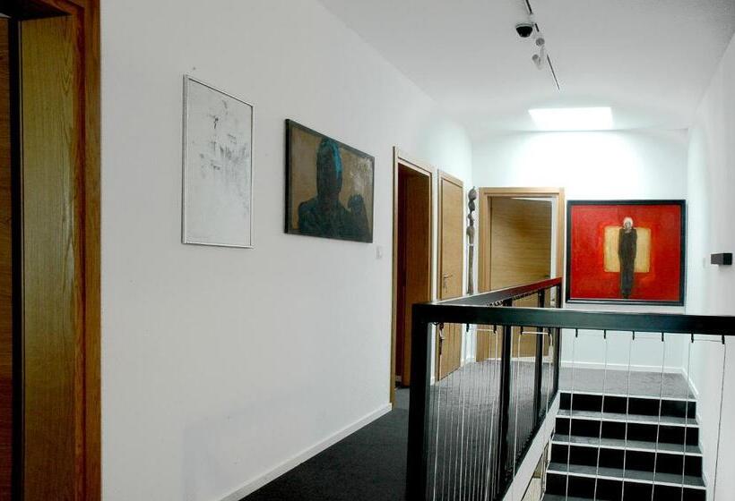 צימר Salon Win Wine Bar & Apartments