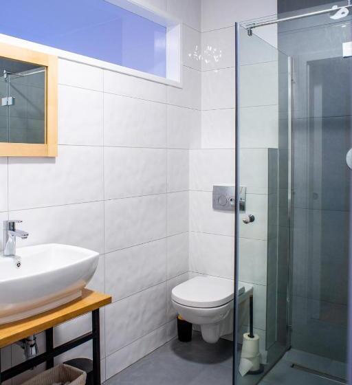 צימר Salon Win Wine Bar & Apartments