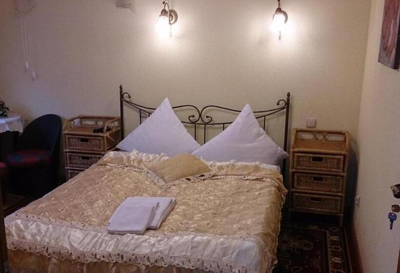 تختخواب و صبحانه Villa Europa