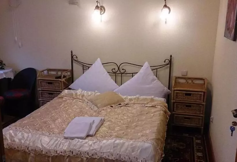 Aamiaismajoitus (B&B) Villa Europa