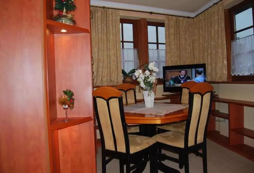 Aamiaismajoitus (B&B) Villa Europa