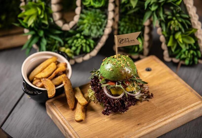 Отель Sajmino Family House