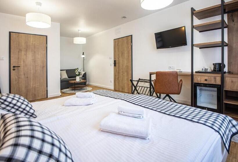 Отель Sajmino Family House