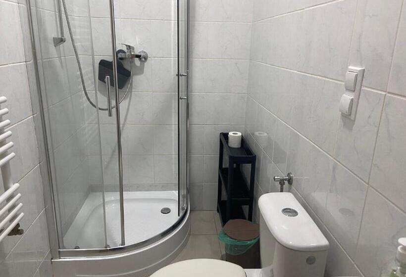 호텔 żółta Walizka Gościniec