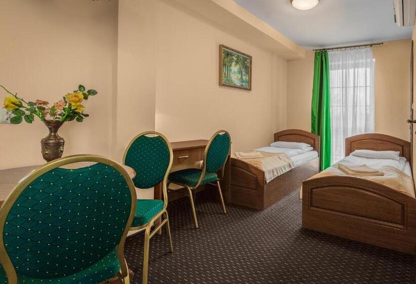 리조트 Dwór Dziekanów