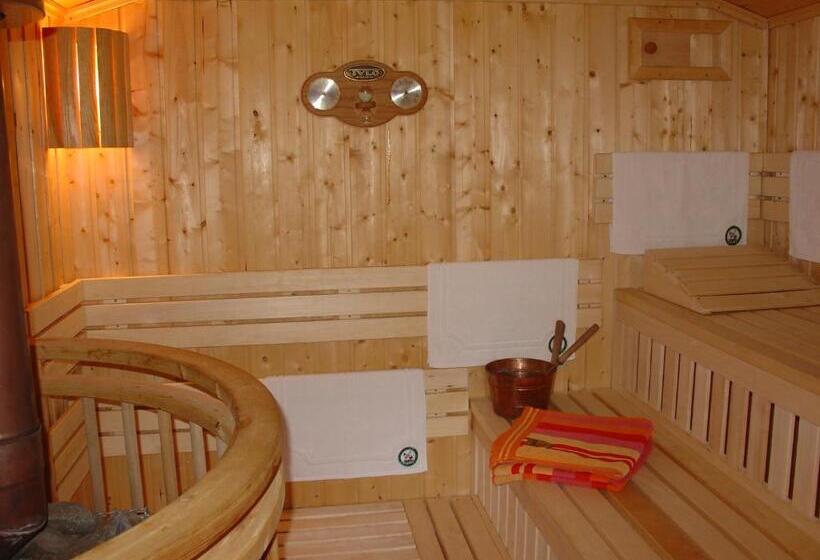 リゾートホテル Majątek Giże Marczak