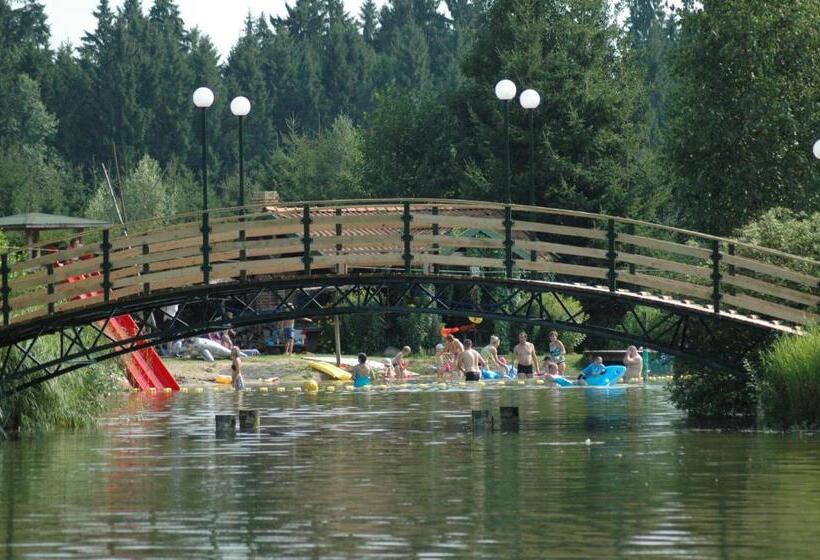 リゾートホテル Majątek Giże Marczak