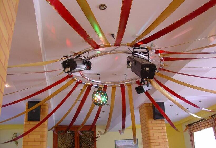 リゾートホテル Majątek Giże Marczak