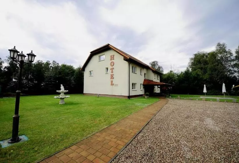 Restaurant & Hostel Broadway