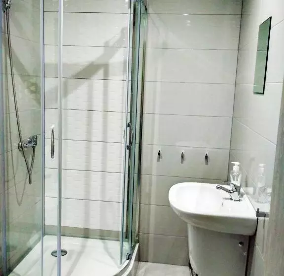 ユースホステル Noclegi I Restauracja Gracja