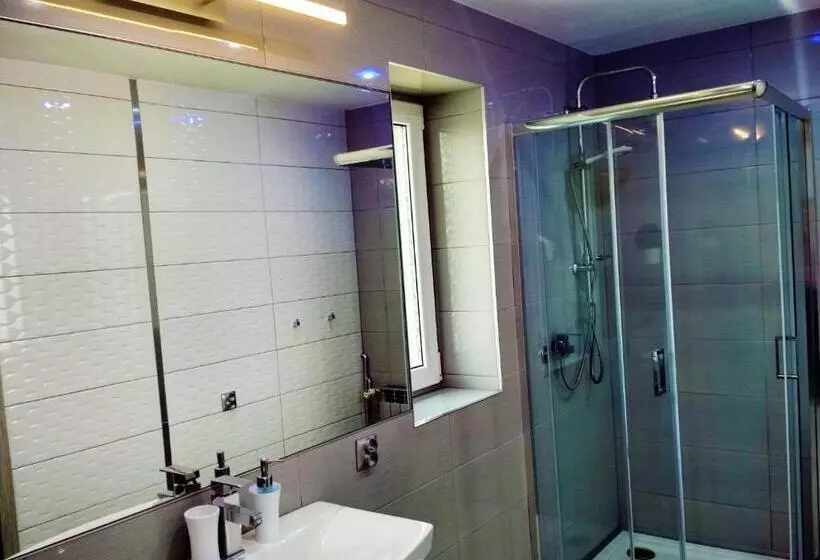 ユースホステル Noclegi I Restauracja Gracja