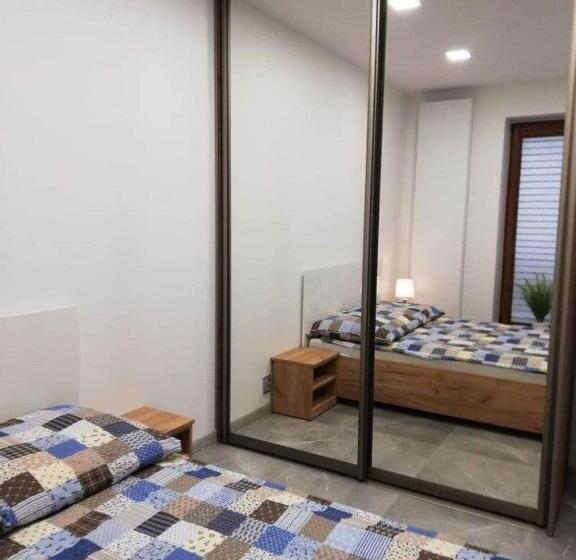 ユースホステル Noclegi I Restauracja Gracja