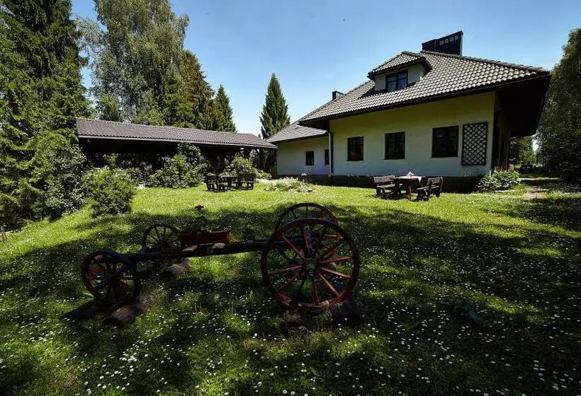 Retkeilymaja Stylowy Zajazd Pod Czarnym Kogutem