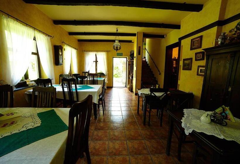 הוסטל Stylowy Zajazd Pod Czarnym Kogutem