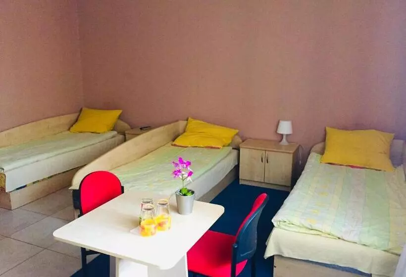 ユースホステル Zajazd Hubus