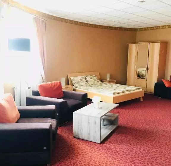 ユースホステル Zajazd Hubus