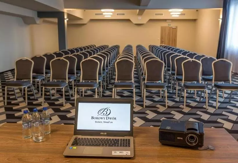 Aamiaismajoitus (B&B) Borowy Dwór  Biznes, Spa & Fun