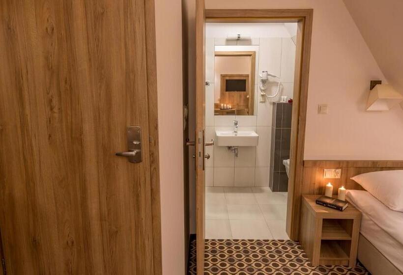 ベッドアンドブレックファースト Borowy Dwór Biznes, Spa & Fun