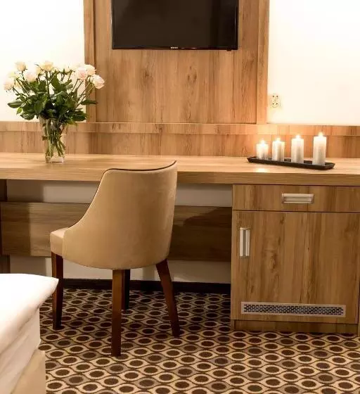 Aamiaismajoitus (B&B) Borowy Dwór  Biznes, Spa & Fun