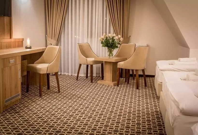 Aamiaismajoitus (B&B) Borowy Dwór  Biznes, Spa & Fun