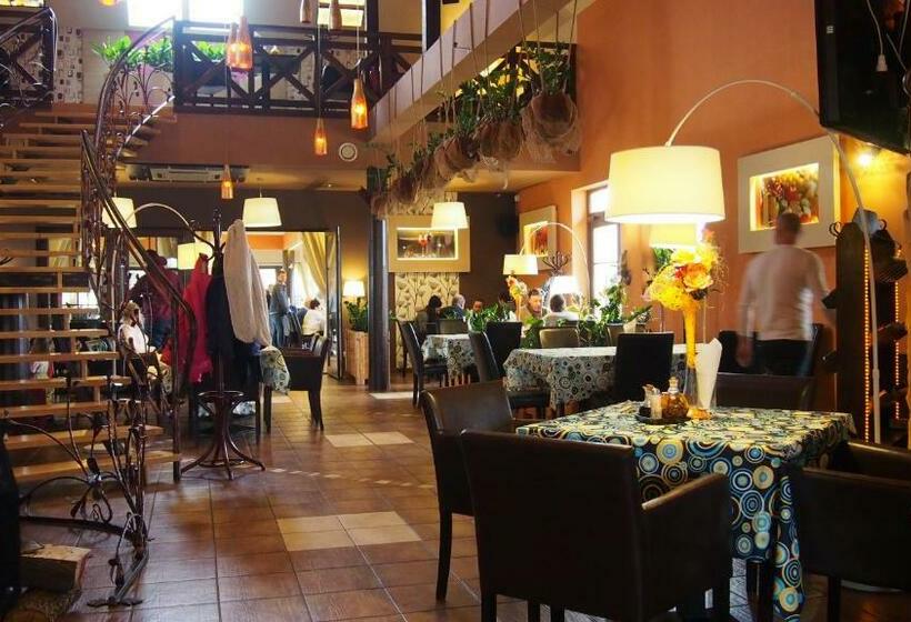 Tajemniczy Ogród Szczytna Bed & Breakfast