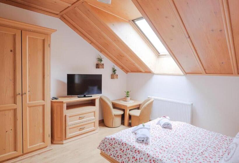 Bed and Breakfast Willa Jak U Babci