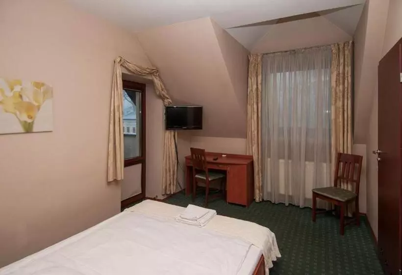 Aamiaismajoitus (B&B) Willa Pory Roku