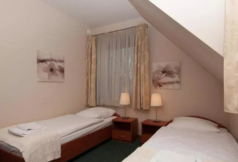 Aamiaismajoitus (B&B) Willa Pory Roku