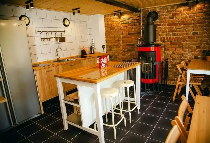 Aamiaismajoitus (B&B) Willa Skalite