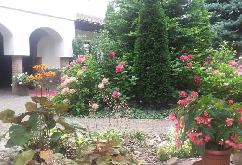 Dworek Staropolski