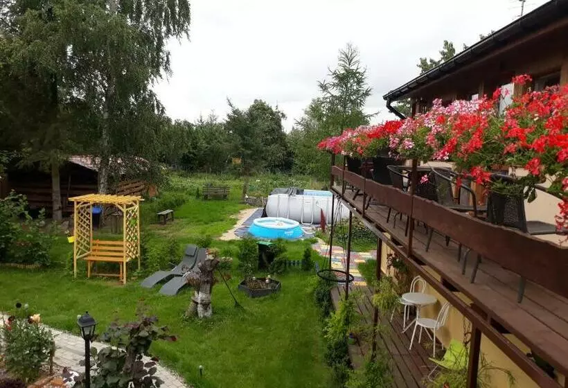 Hotelli Dworska Zagroda