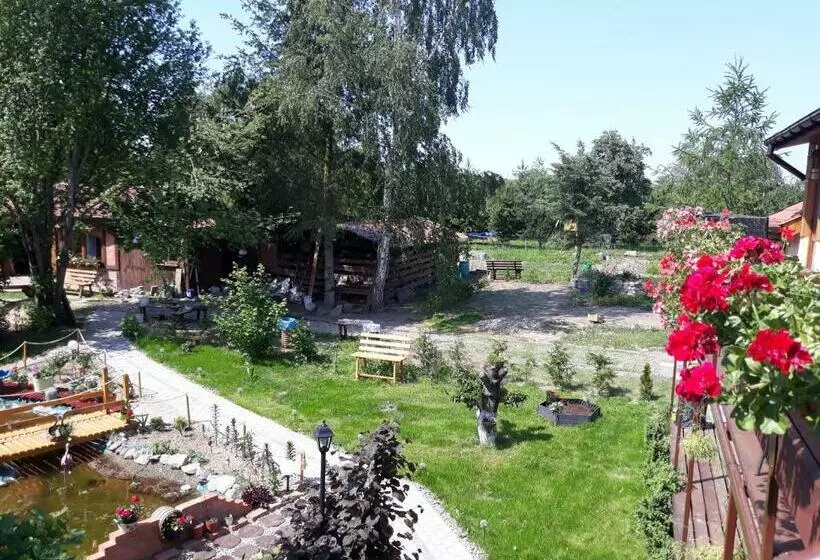 Hotelli Dworska Zagroda