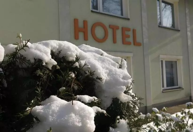 ホテル Olimpijski