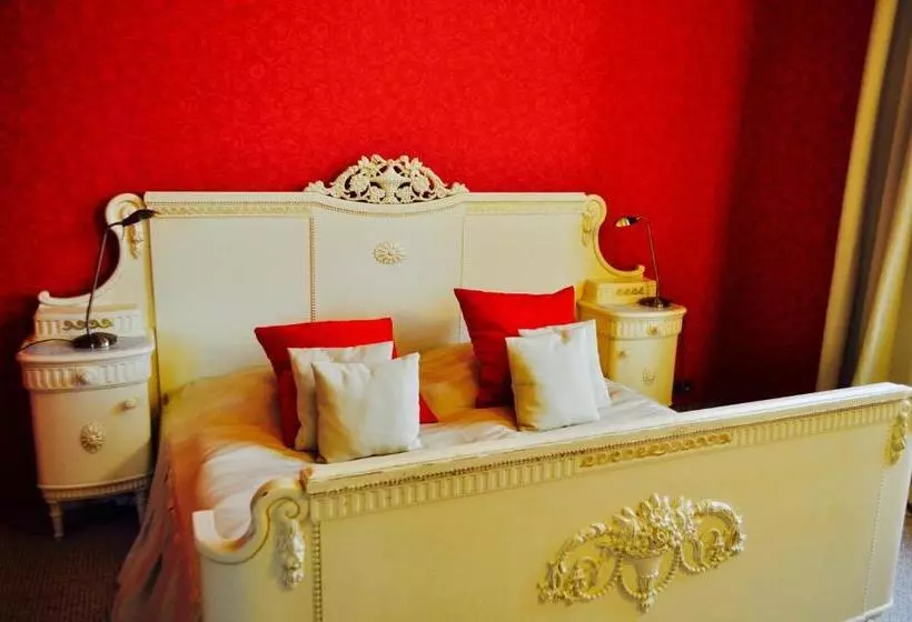 Hotelli Pałac Piorunów & Spa