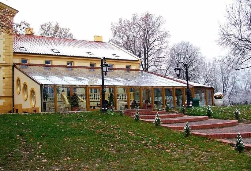 Hotelli Pałac Piorunów & Spa