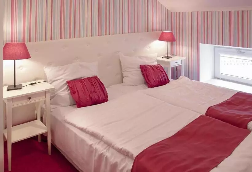 Hotelli Pałac Piorunów & Spa