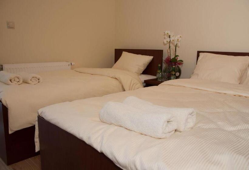 ホテル Zajazd Antresola