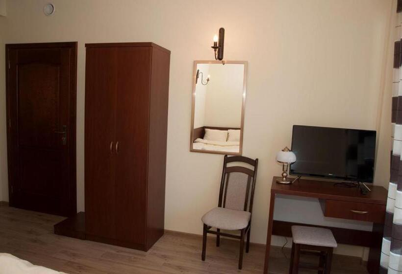 ホテル Zajazd Antresola