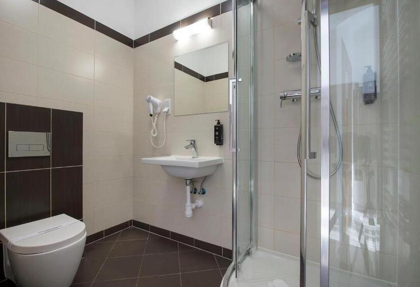 פנסיון Marisol