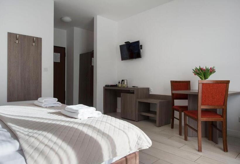 פנסיון Marisol